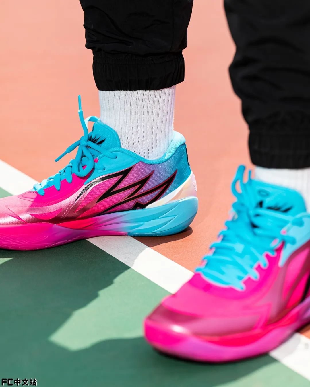 PUMA,MB.02 Low,IMBALANCE  本月意外惊喜！等了大半年的「特殊版本」球鞋今早突袭！这颜值没人不喜欢！