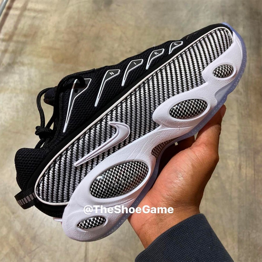Drake,Nike,NOCTA,Glide  全碳纤维鞋身包裹？Drake「大眼」联名新鞋要来了！