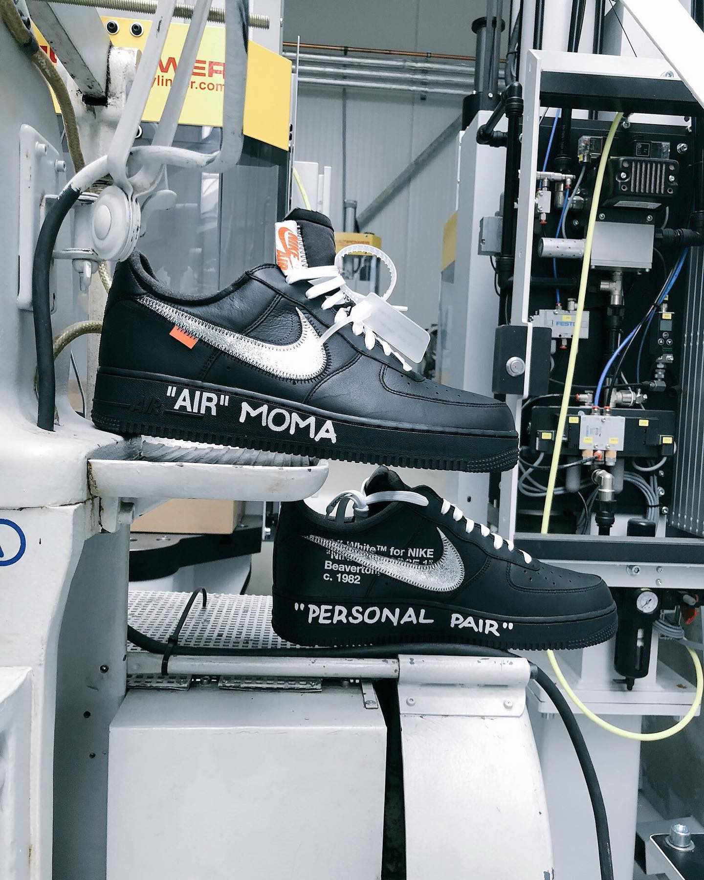 OFF-WHITE,Air Force 1,MOMA  Virgil 亲制「艺术馆」AF1 实物曝光！这双 OW 太帅了！