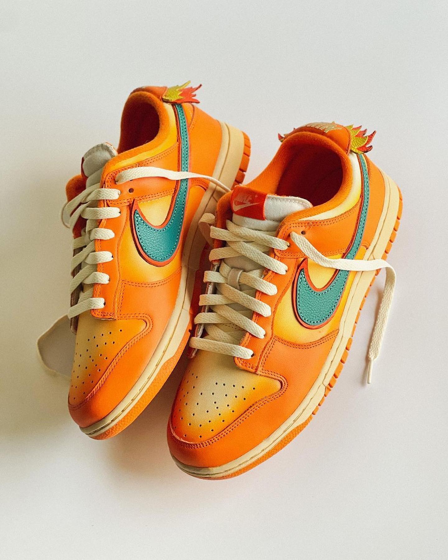 Nike，Dunk Low，宝可梦  「宝可梦」定制又来了！会喷火的 Nike Dunk Low 你见过吗？
