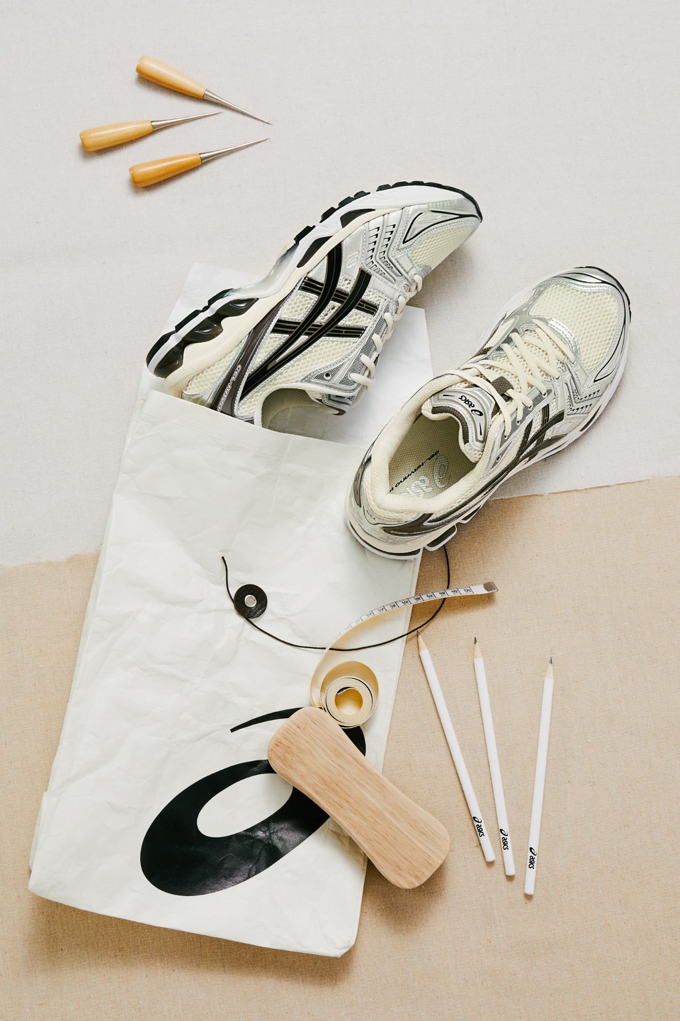 GEL-KAYANO 14,ASICS  市价 5k 联名的完美平替！ASICS 新「黑马球鞋」明早登场！