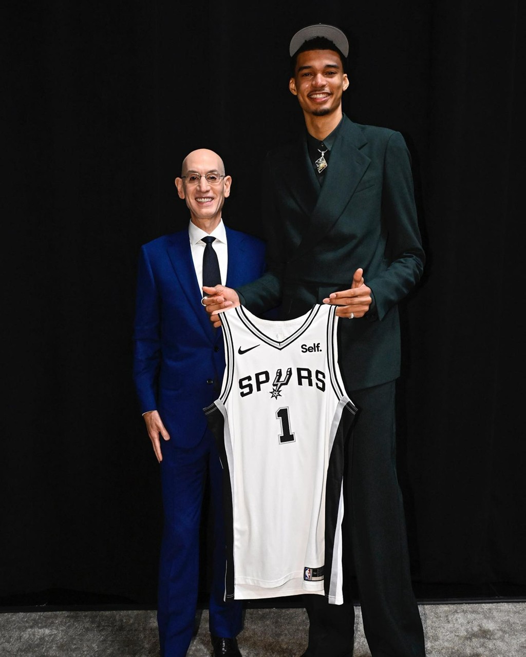 NBA,文班亚马,球鞋上脚  NBA「夏季联赛」上脚！文班亚马终于爆发！穿的是这双！