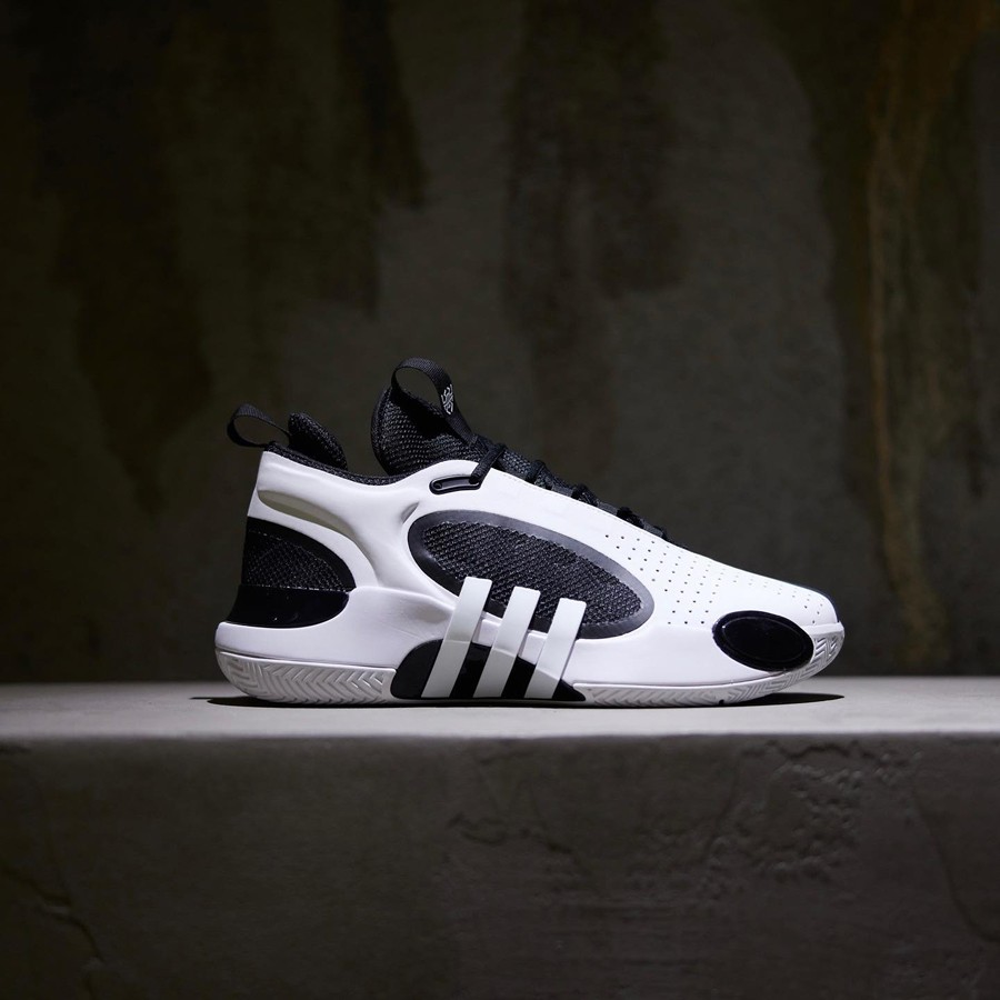 adidas,D.O.N. Issue 5  米切尔上脚「最新战靴」真科幻！网友：快发售！