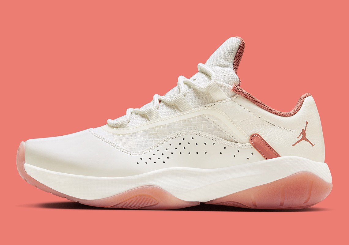 Air Jordan 11 CMFT Low，DV2629-  小姐姐最爱！全新 Air Jordan 11 CMFT Low 实物曝光！