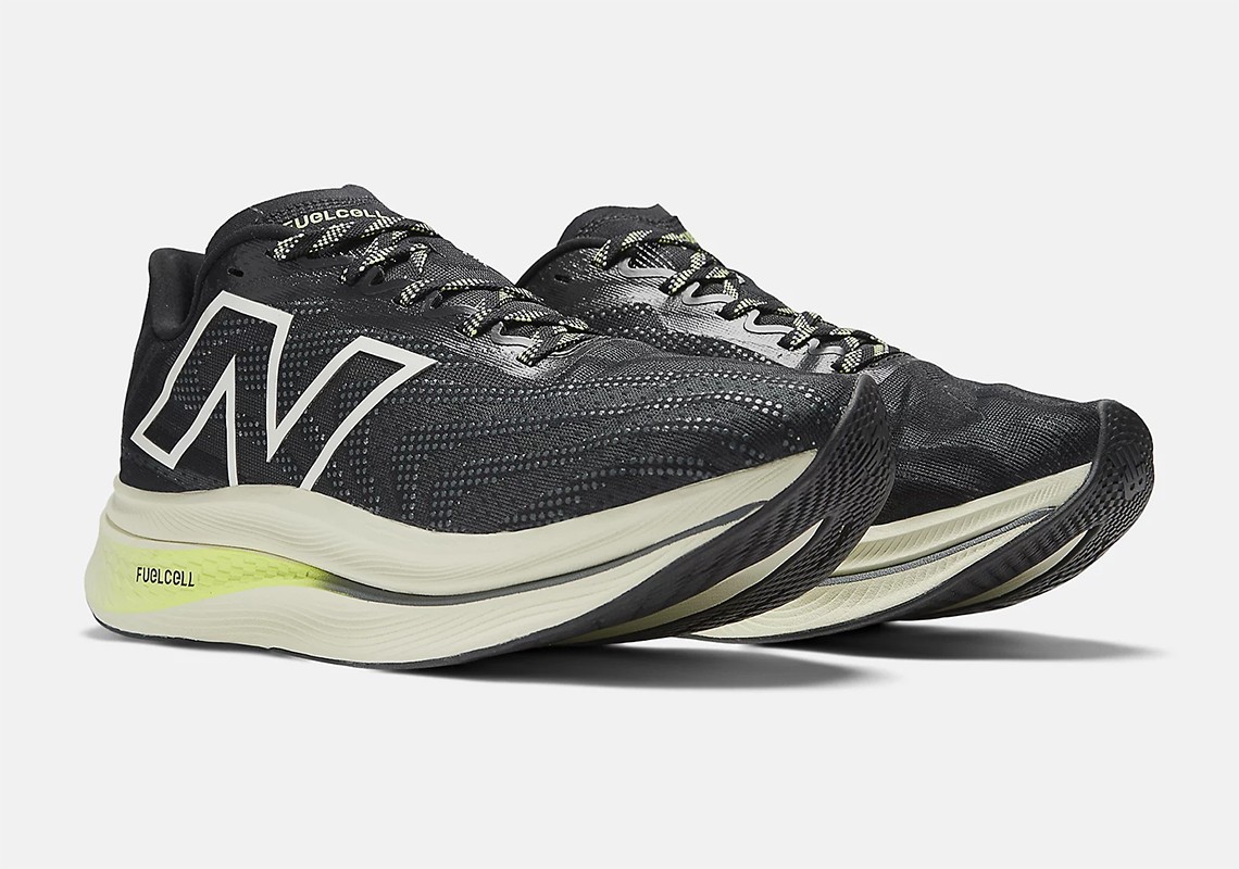 New Balance FuelCell SC Traine  黑科技再度升级！New Balance SC Trainer v2 实物曝光！