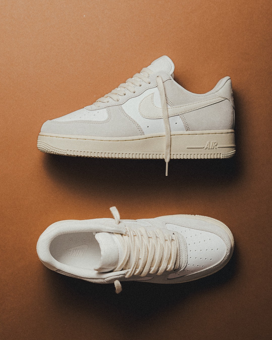 Nike，Air Force 1 Low，CW7584-10  这双小白鞋太高级了！全新 Nike Air Force 1 美图曝光！