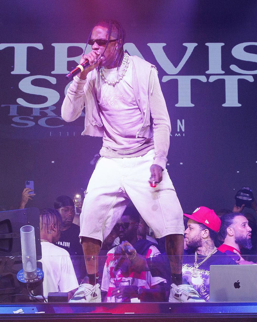 TS,Travis Scott,Jordan,Cut The  TS 上脚「Jordan 新倒钩」！个人新 Logo 曝光！