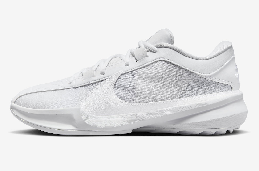 Nike Zoom Freak 5,White,FN7306  纯白装扮！全新配色字母哥 5 代官图曝光！