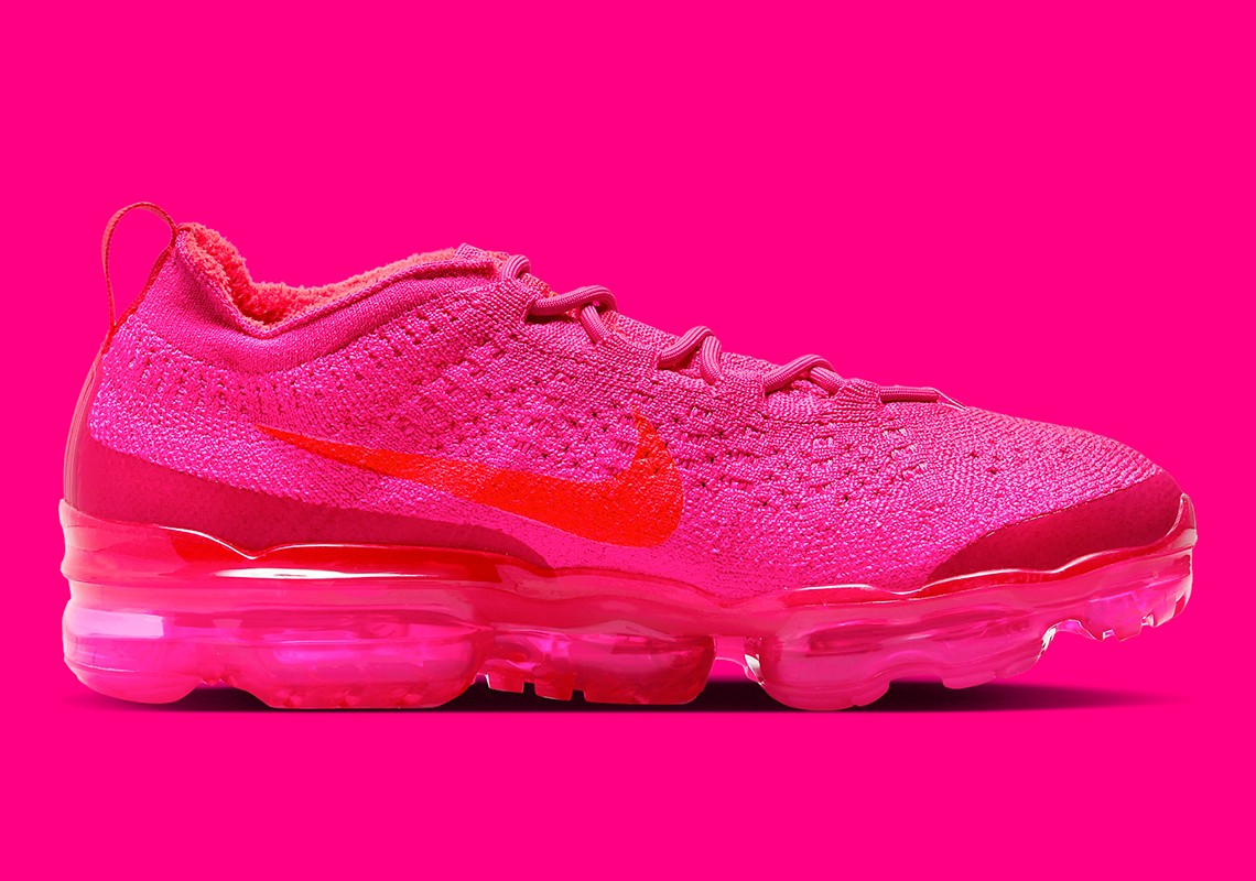 Nike,Vapormax 2023 Flyknit,DV6  超醒目「芭比粉」装扮！新配色 Nike Vapormax 2023 即将登场！