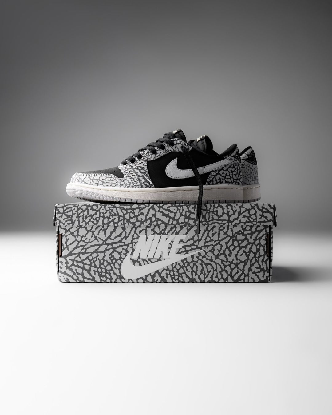 AJ1,Air Jordan 1 Low OG,Univer  OG 味太浓了！元年「白红」AJ1 即将回归！