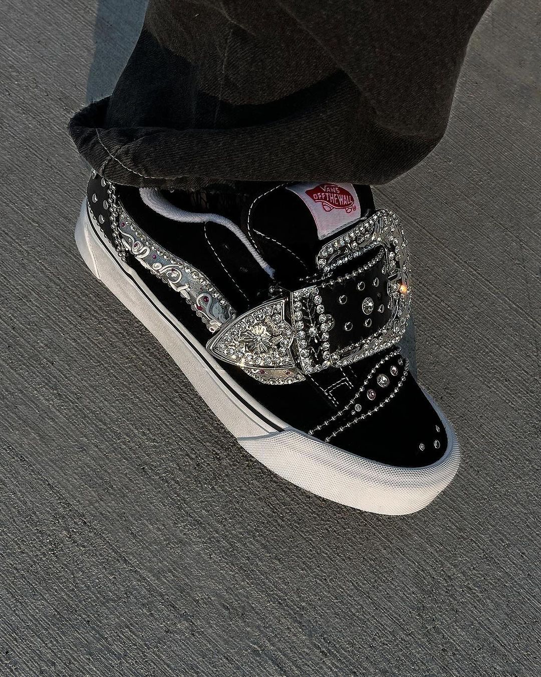 metagirl.studio,Vans,Knu Skool  特殊版本 Vans 面包鞋！「大腰带」设计太凶了！