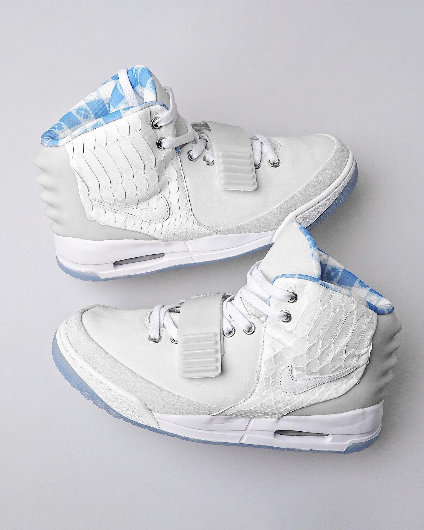 Nike Air Yeezy 2,球鞋定制  从没见过的 Air Yeezy 2 实物曝光！看看就够了！