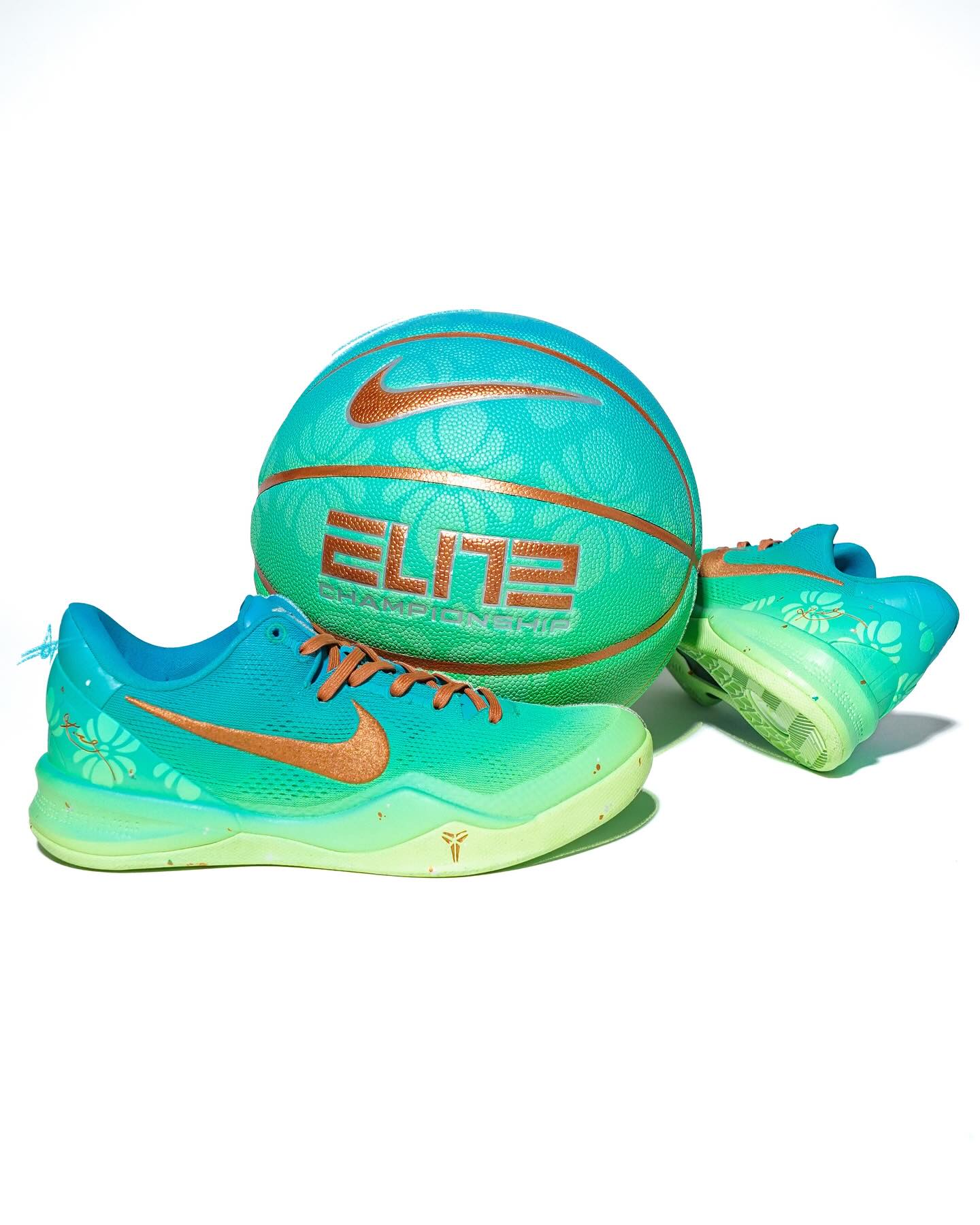 Nike Kobe 8 Protro  颜值又破新高！这双 Kobe 8 你打几分？