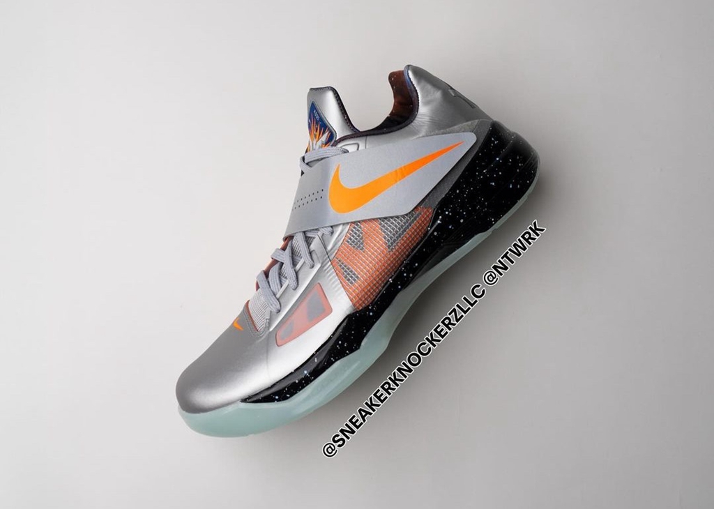 Nike,KD4,Galaxy  完美还原元年！银河 KD4 又有新实物！