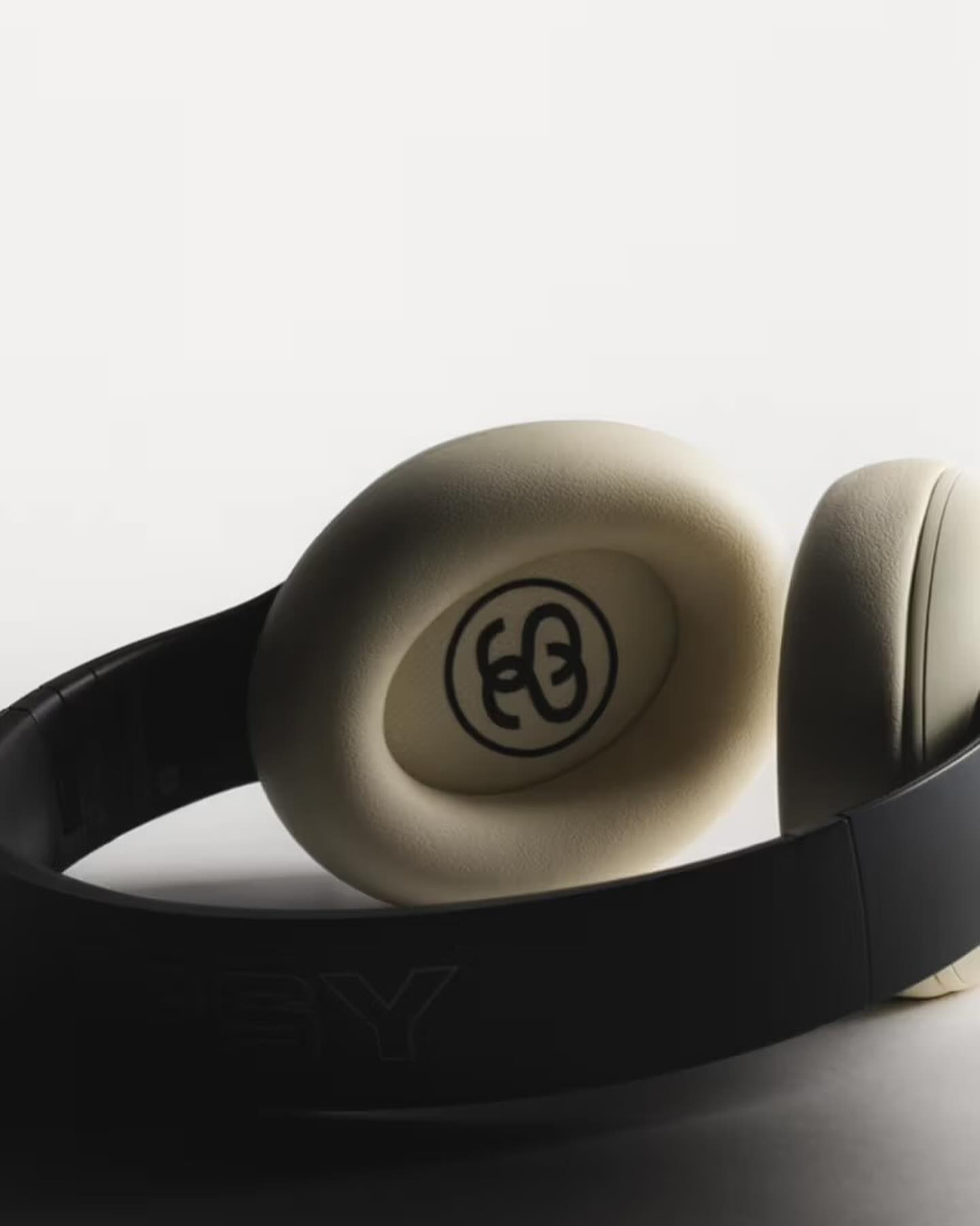Stüssy,Beats By Dr.Dre Studio  Stüssy x Beats 曝光！这颜值你打几分？