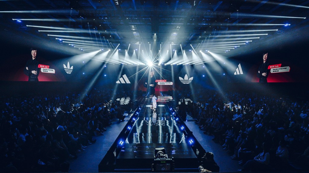 adidas,adiZero Adios Pro EVO 1  「adidas 跑步峰会」圆满落幕！「破纪录神鞋」再次亮相！