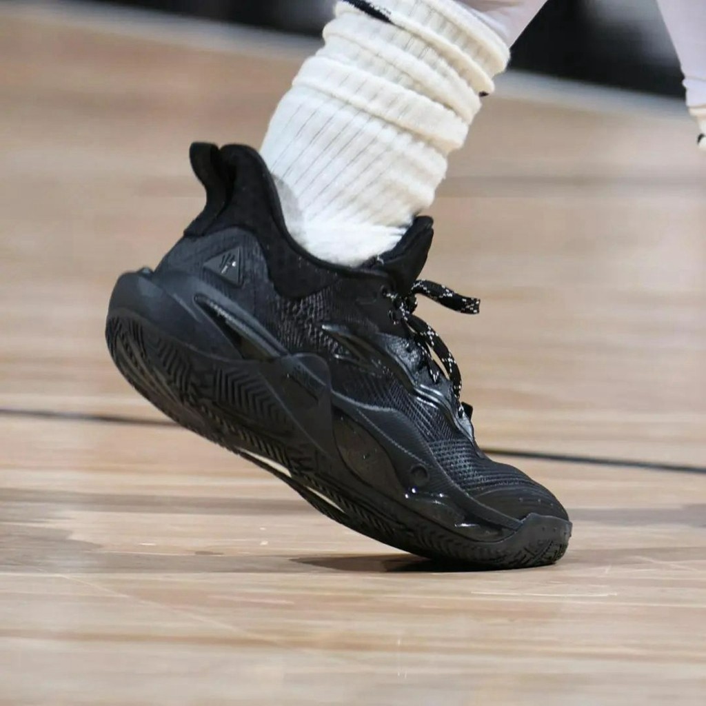 安踏,欧文一代,欧文,nba  欧文再次上脚「新战靴」！到底哪个是签名鞋？