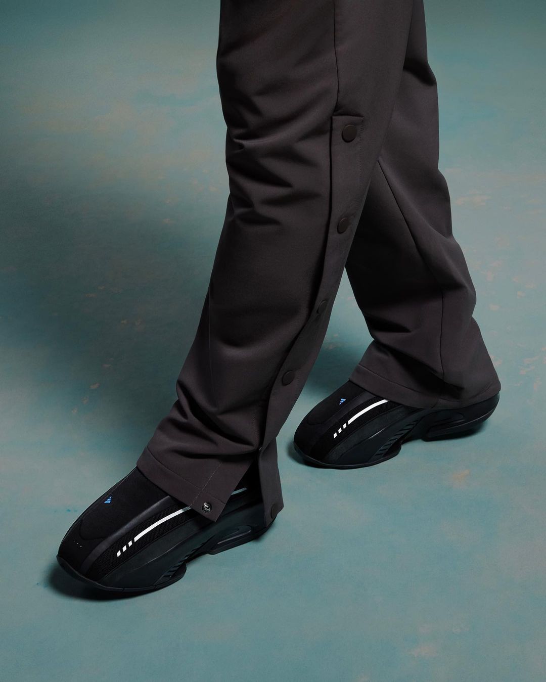 Mad IIInfinity,adidas  曝光一年的「阿迪新鞋」要来了！细节终于看清！