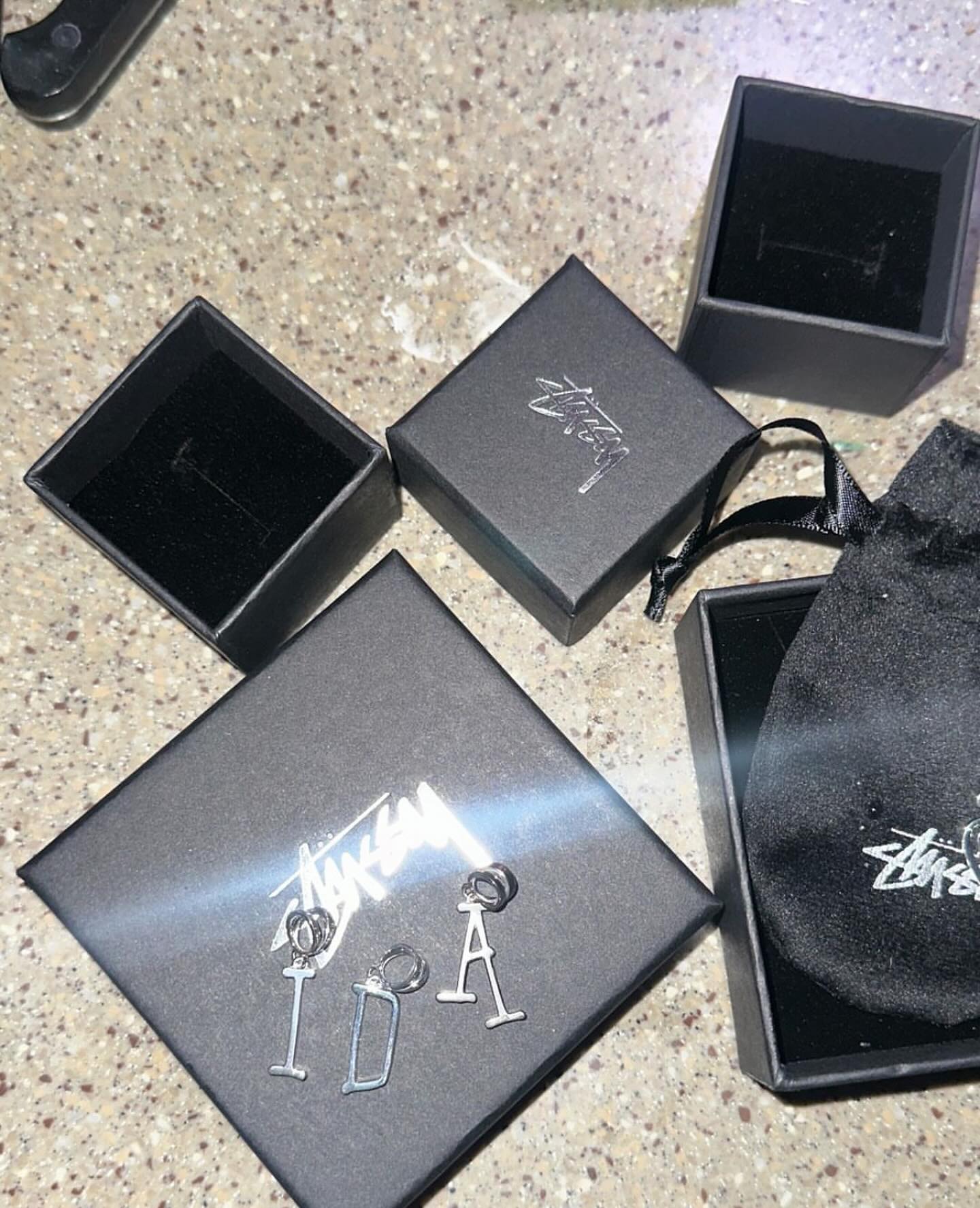 Stüssy  Stüssy 推出珠宝产品！你最喜欢哪一款？