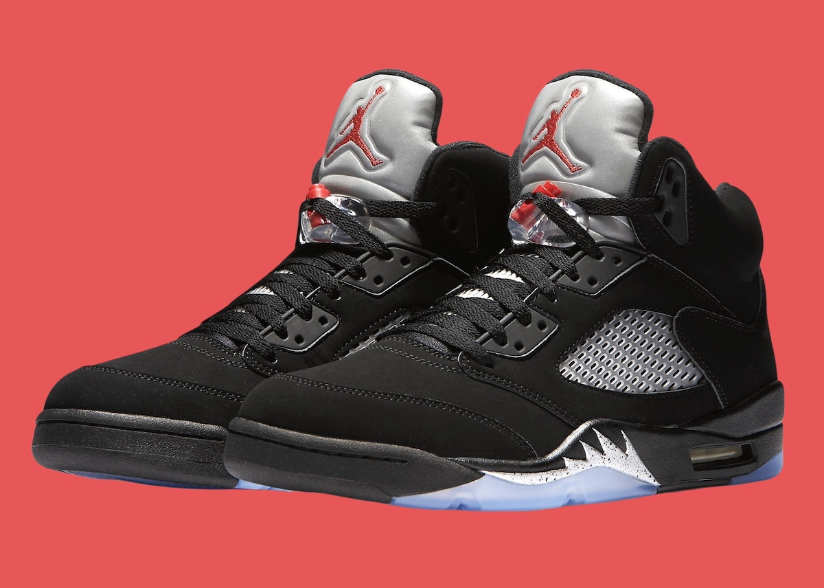HF3975-001,AJ5,Air Jordan 5,黑银  可能是「最具人气」的 AJ5 配色，要回归了！