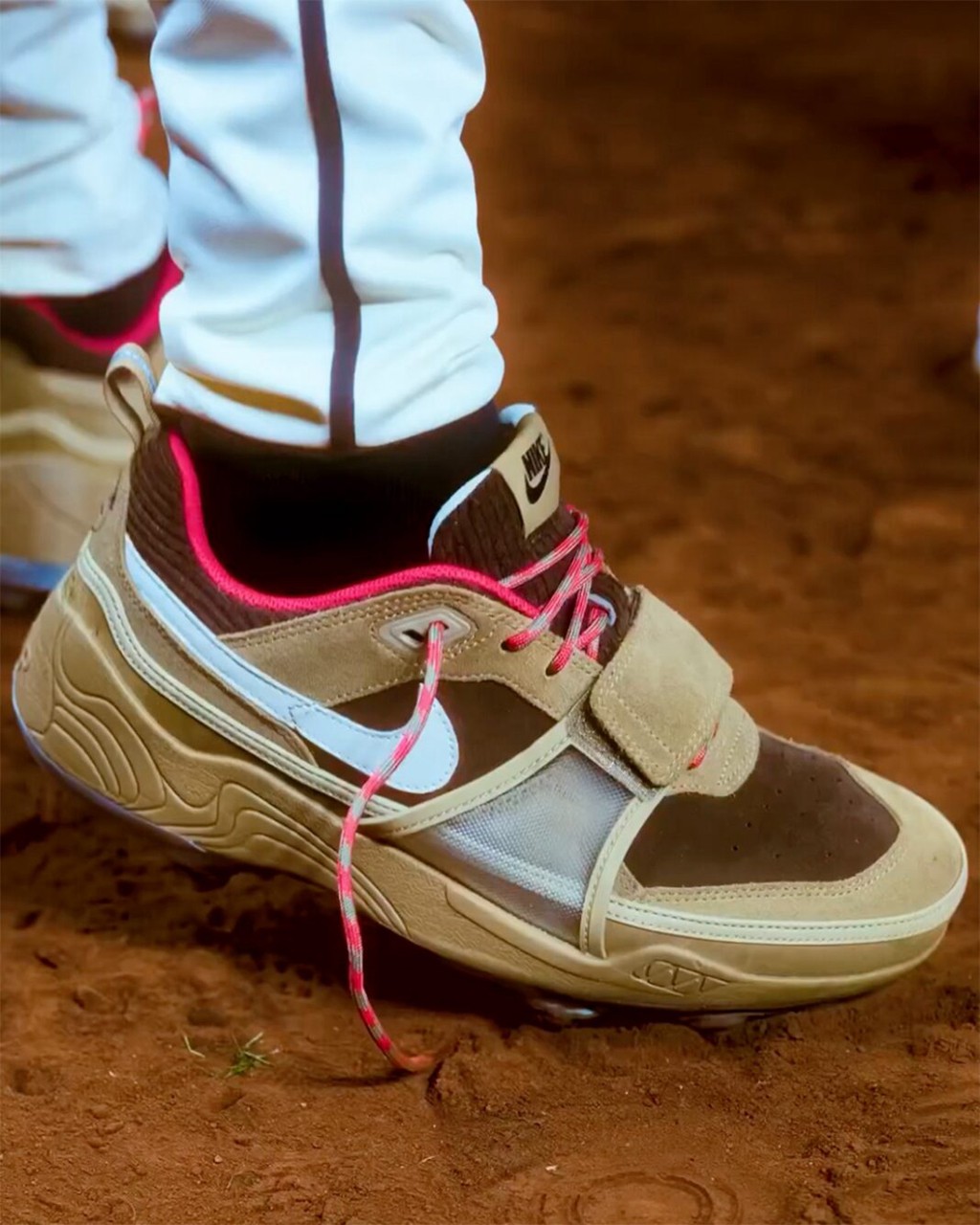 Travis Scott,Nike,Shark-A-Don,  下一双 TS x Nike 新鞋曝光！颜值你打几分？