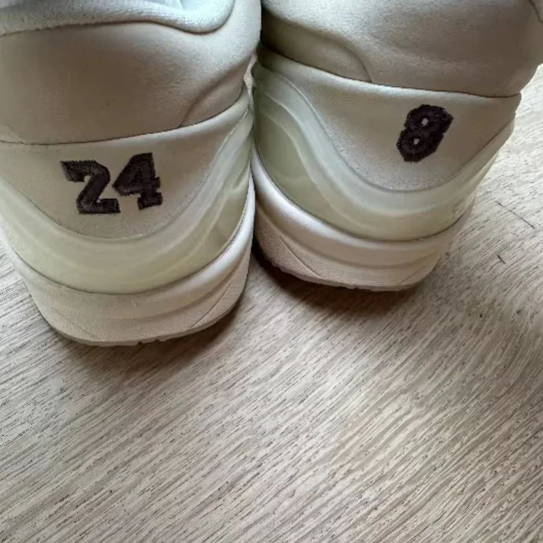 Nike,Kobe 4 Protro,Girl Dad,FQ  瓦妮莎晒 Kobe 4 全新配色！「电镀绿」稍稍推迟！