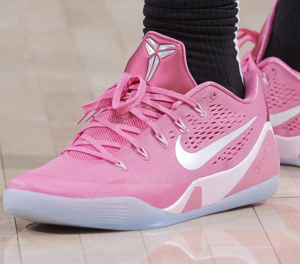 Kobe 9 EM Low,Nike,抗乳腺癌,德罗赞,NB  德罗赞上脚！抗乳腺癌 Kobe 9 最新实物来了！