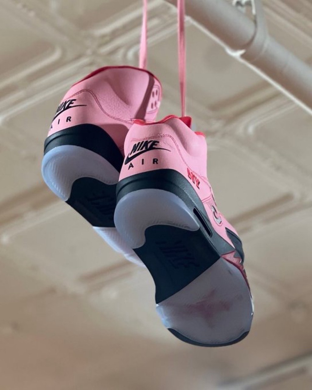 Awake NY,Air Jordan 5,Arctic P  Awake NY x AJ5 新图公开！细节看清了！