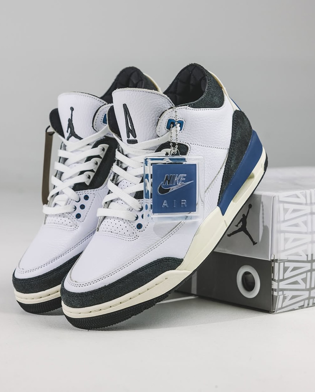 HV8571-100,AMM,AJ3,Air Jordan  别忘了本月的重头戏！AMM x AJ3 又来了！