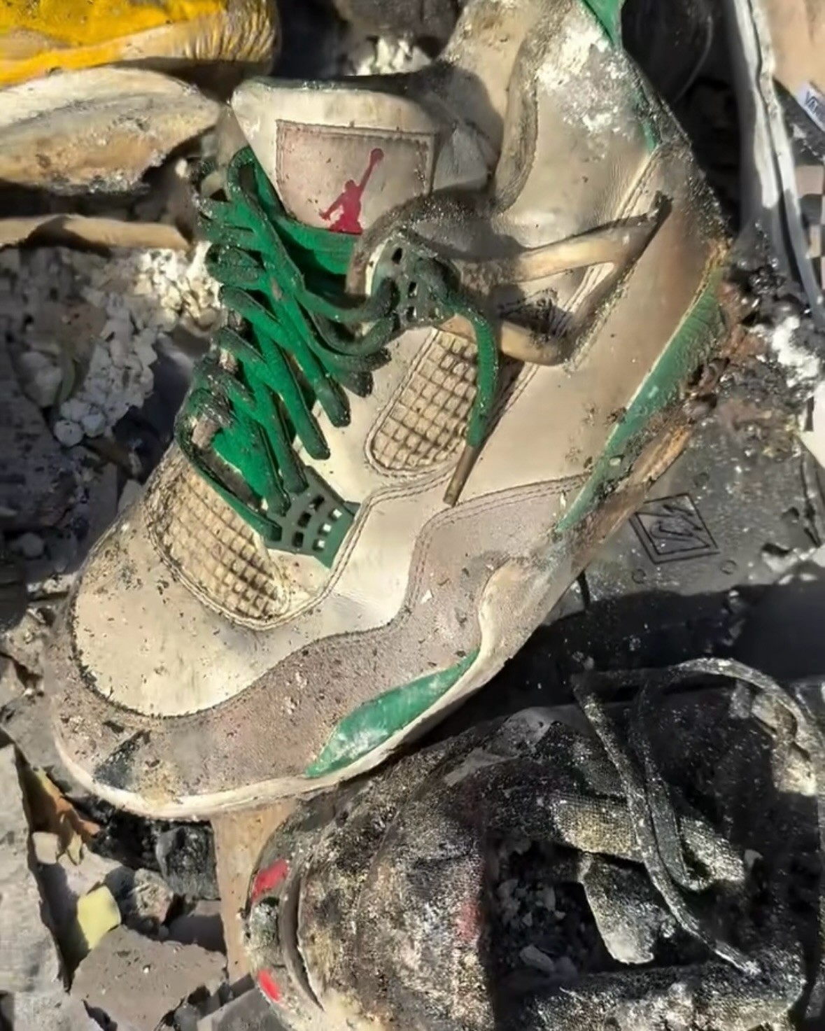 鞋圈倒霉蛋,mountsean  后续来了！他被大火烧掉几百双球鞋后，Nike 、阿迪出手了！