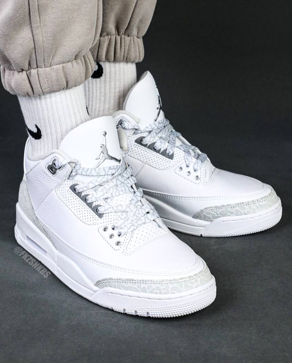 Pure Money,Air Jordan 3,AJ3,CT  上脚图来了！纯白 AJ3「Pure Money」日期记好！