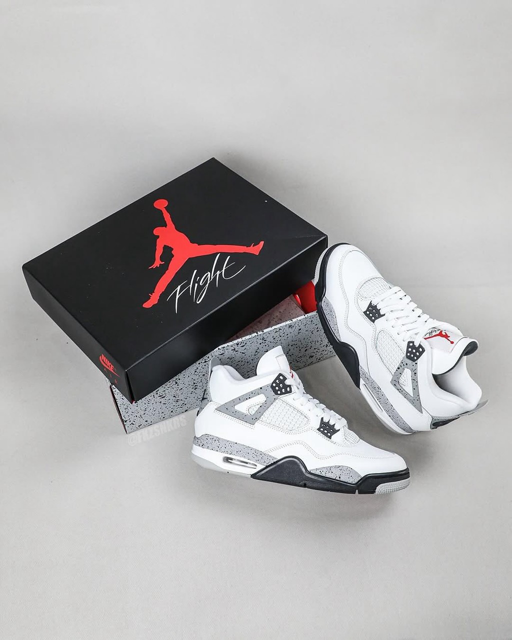 Air Jordan 4,白水泥,FV5029-100  白水泥 AJ4 还有隐藏单品？别说真挺帅！