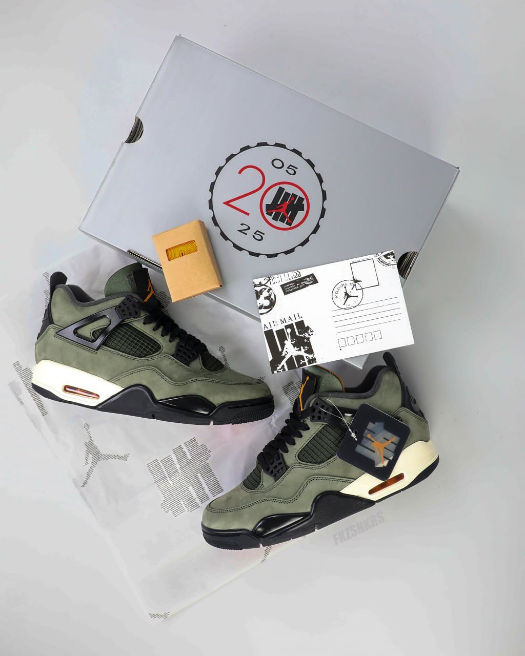 UNDEFEATED,Air Jordan 4,IB1519  UNDFTD x AJ4 完整实物！还有配套服饰！