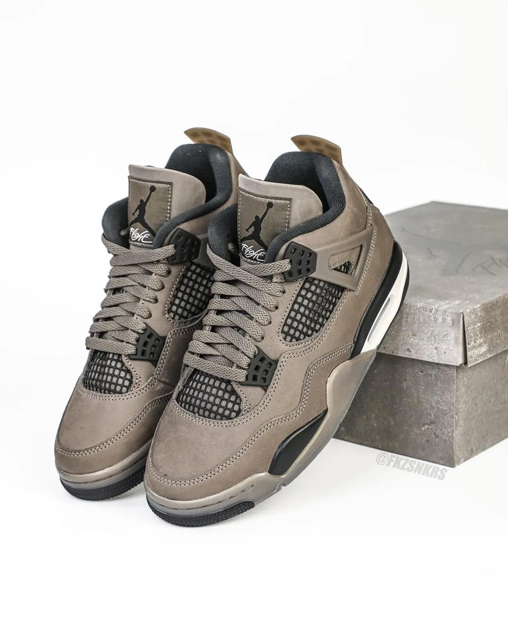 Air Jordan 4,AJ4,Cave Stone,FV  撞脸 TS 亲友限定！这双 AJ4 关注度不低啊！