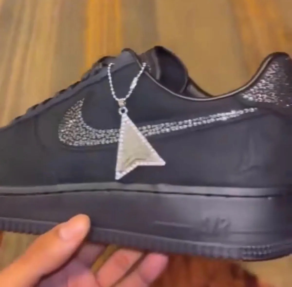 Ja Morant,Nike,Air Force 1 Low  施华洛世奇 x 莫兰特联名曝光！是 Nike 经典鞋型！