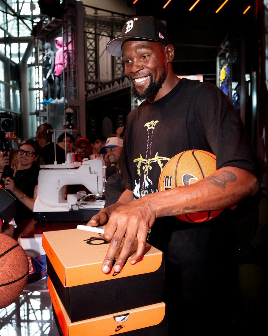 ROY,KD18,Nike  梦幻藏品！「史上最稀有」KD 战靴来了！