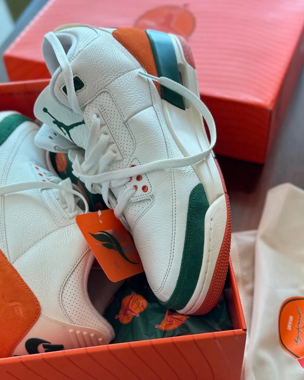 IF4491-100,Miami,Air Jordan 3,  天价联名制造机！SoleFly x AJ3 长这样！