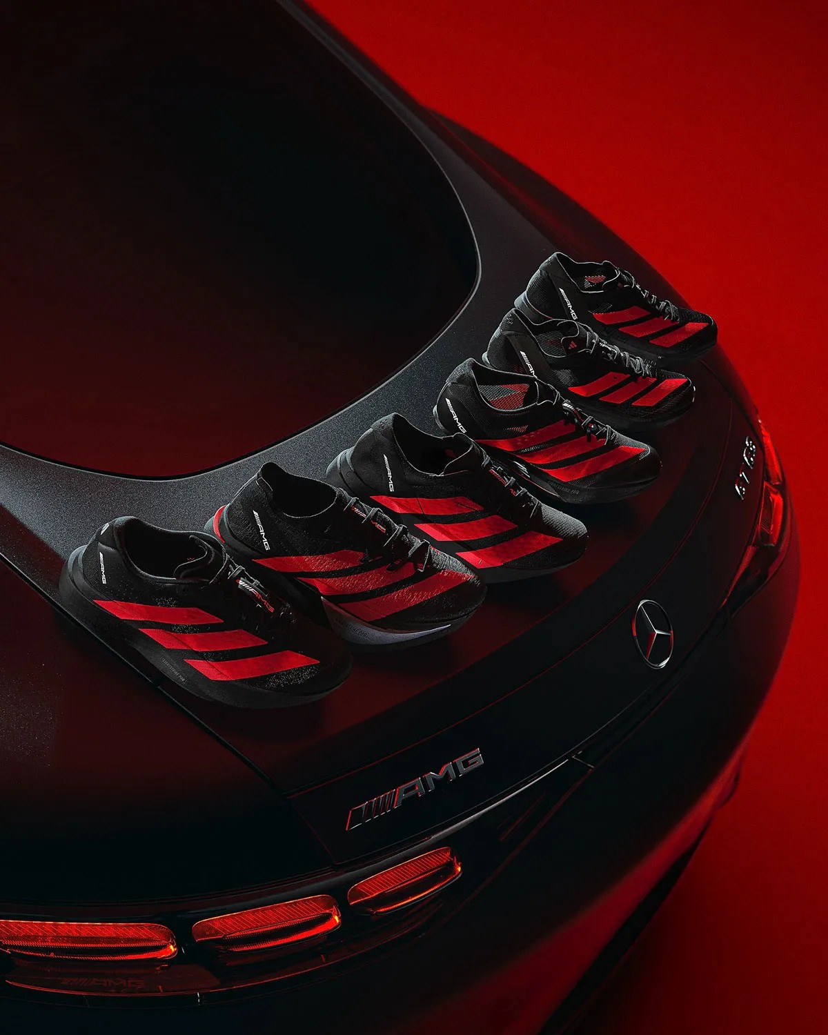 adizero,adidas,奔驰  adidas 跟「奔驰 AMG」联名！这 6 双怎么选？