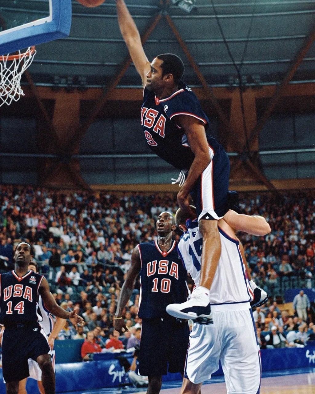 Nike,Shox BB4,Olympic,IR1983-1  “死亡之扣” 同款！这双卡特战靴要复刻了！