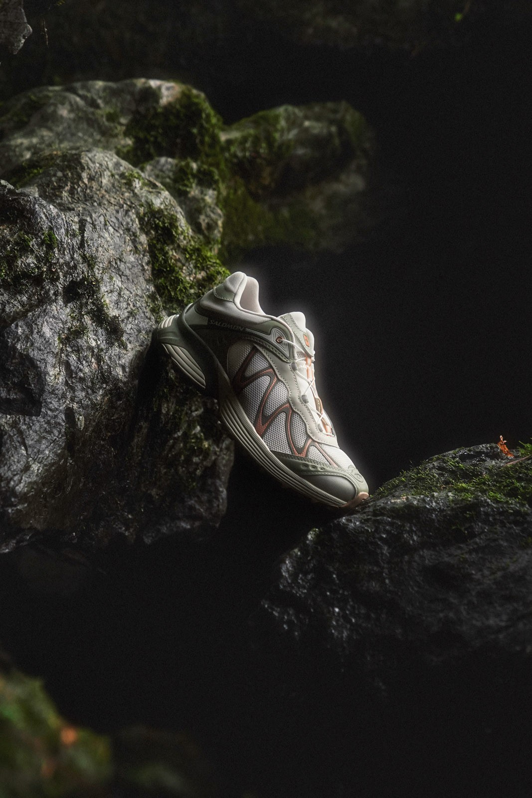 XT-WHISPER,Salomon,Xsneaker  东方禅意美学！Salomon 迎来中国潮流店铺联名！是这个鞋型！