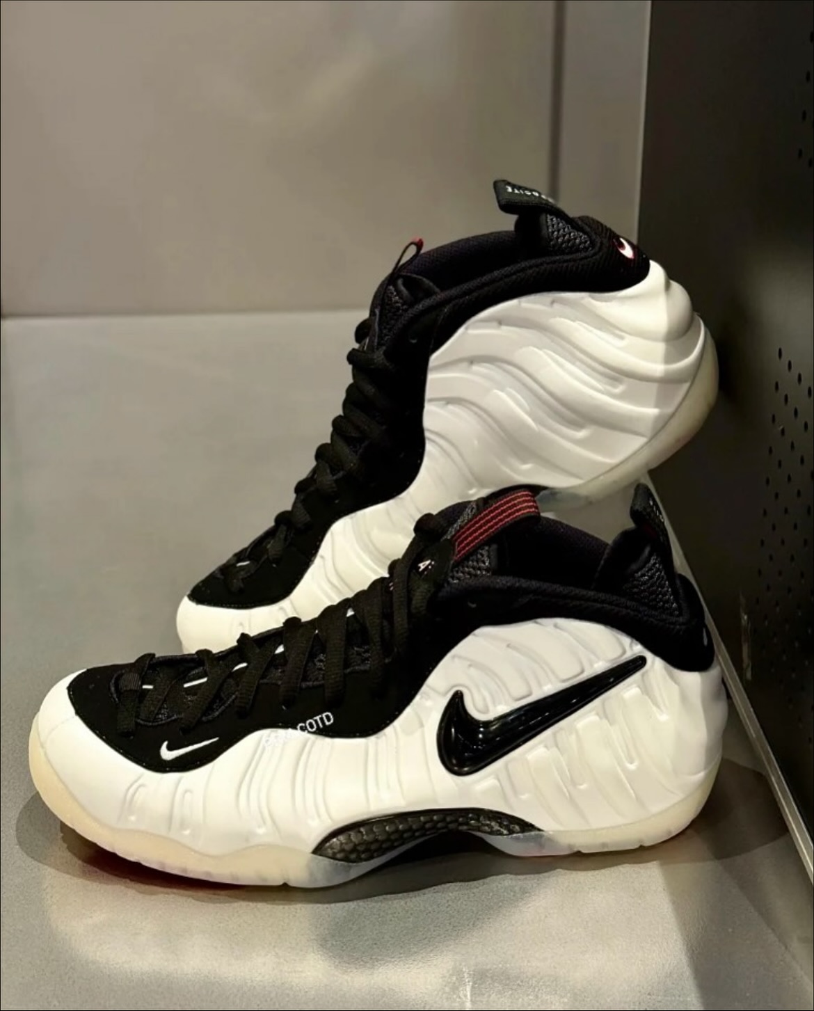 Nike,Air Foamposite Pro,Pearl,  Nike「珍珠泡」回归！最新实物曝光！