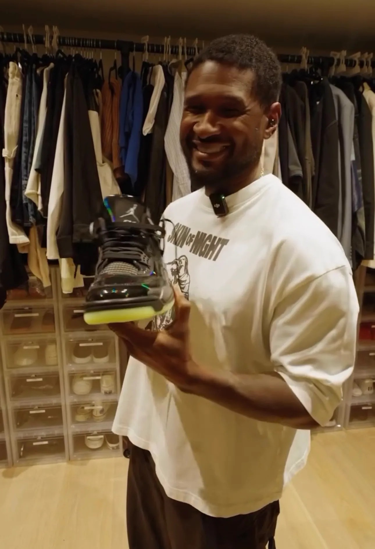 Usher,亚瑟,小子,亲晒,这双,AJ4,你,可能,没,见  亚瑟小子亲晒！这双 AJ4 你肯定没见过！