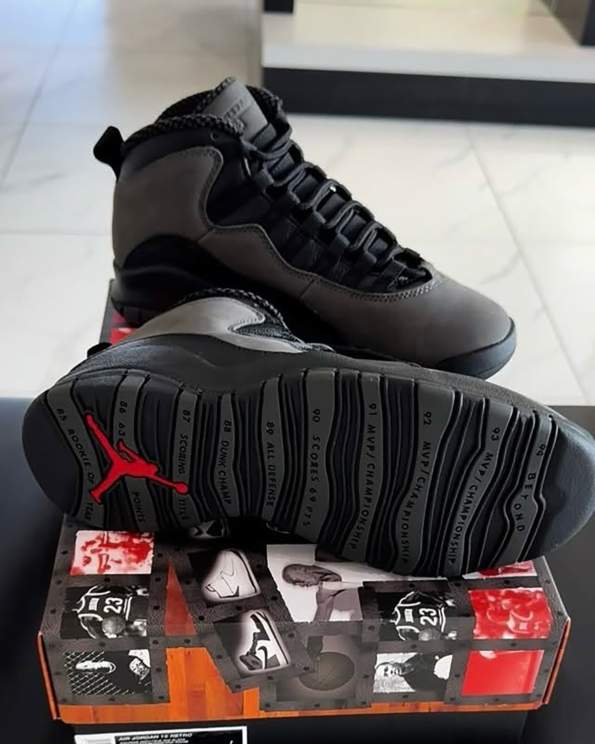 HJ6779-001,AJ10,Air Jordan 10  这双乔丹曾经亲穿的 PE 鞋款，要发售了！