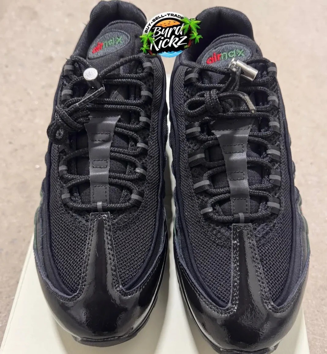 IB4453-001,UNDEFEATED,Air Max  当年超火的那个设计又来了！UNDFTD x Nike 新鞋曝光！