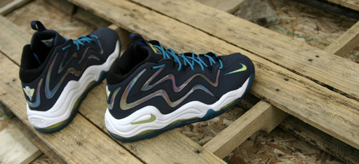 nike-air-pippen-midnight-navy-sonic-yellow-tropical-teal-3.jpg