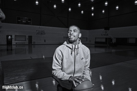 Kyrie,Irving为Nike,Tech,Fleece  Kyrie Irving为Nike Tech Fleece AW77拍摄广告
