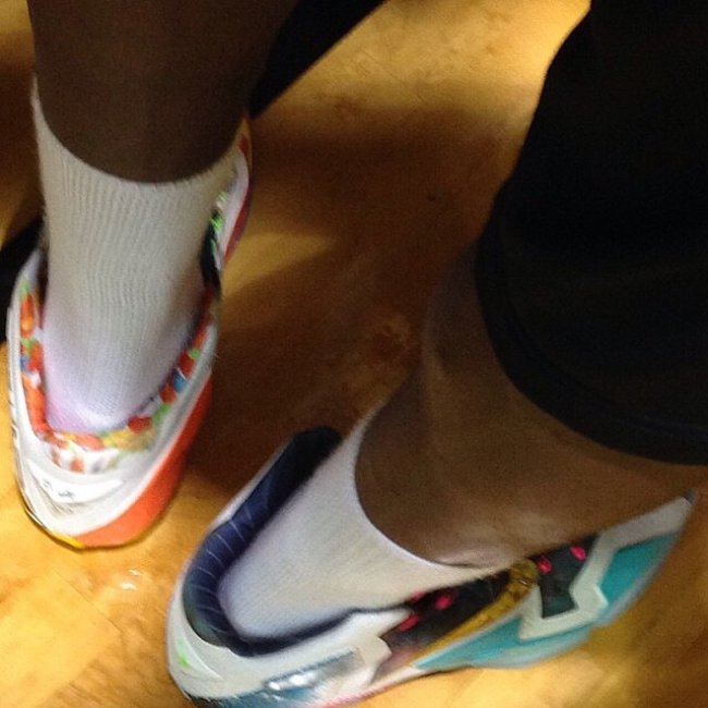 LBJ11,650884-400,What The LeBr LBJ11发售日期650884-400 詹姆斯上脚 LeBron 11 ＂What The LeBron＂