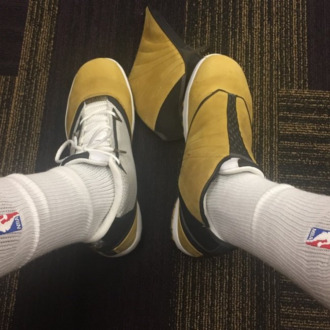 尼克杨着Air,Jordan,16“Gin AJ16 尼克杨赛场上脚 Air Jordan 16“Ginger”