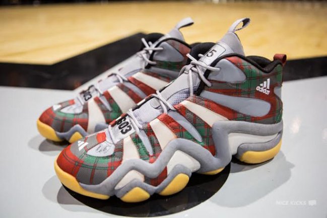 球鞋资讯,球鞋新闻,时尚杂  adidas Crazy 8 邦纳圣诞定制战靴