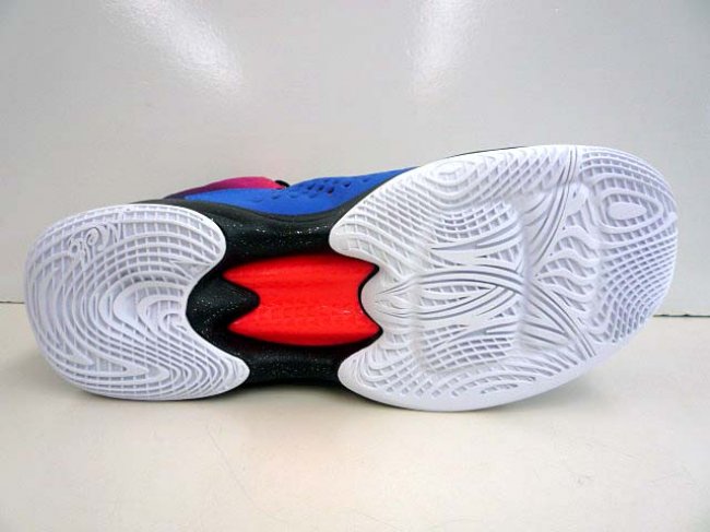 Jordan,Melo,M11,极光配色,现已  Jordan Melo M11 极光配色现已发售
